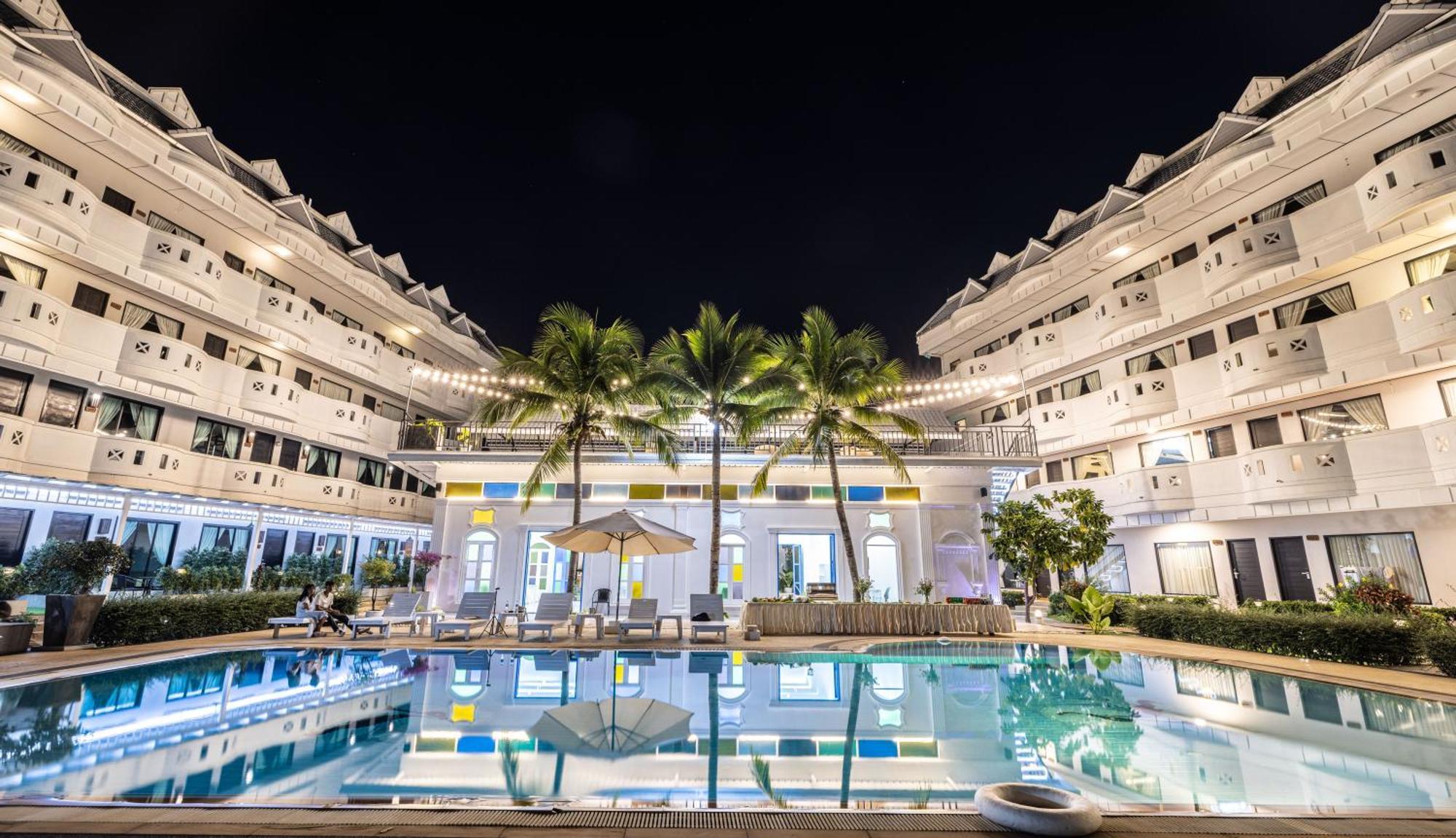 Blue Carina Hotel 3*