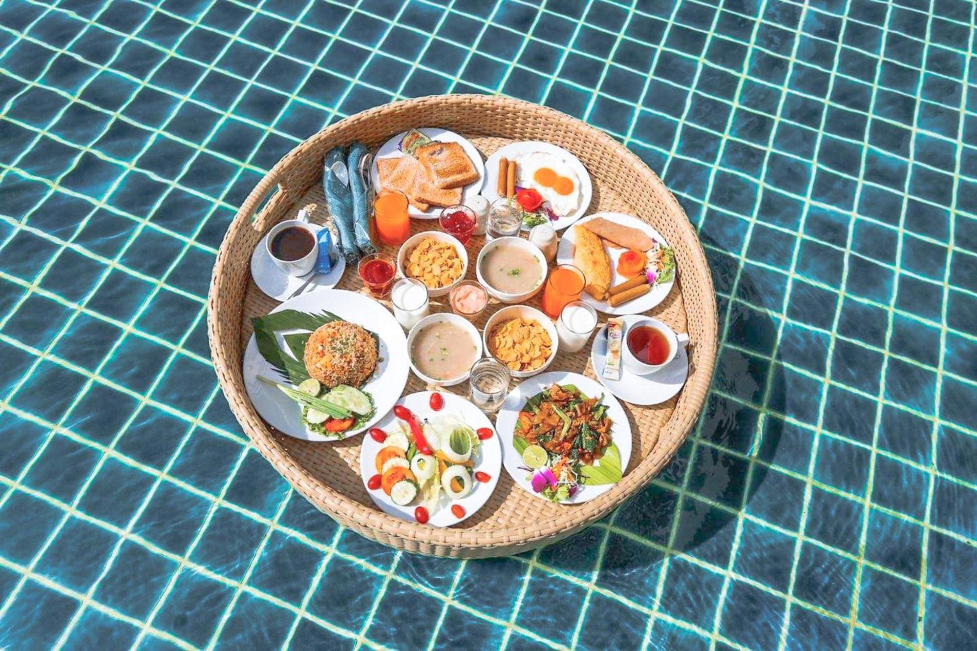 Hotel The Pago Design Phuket-sha