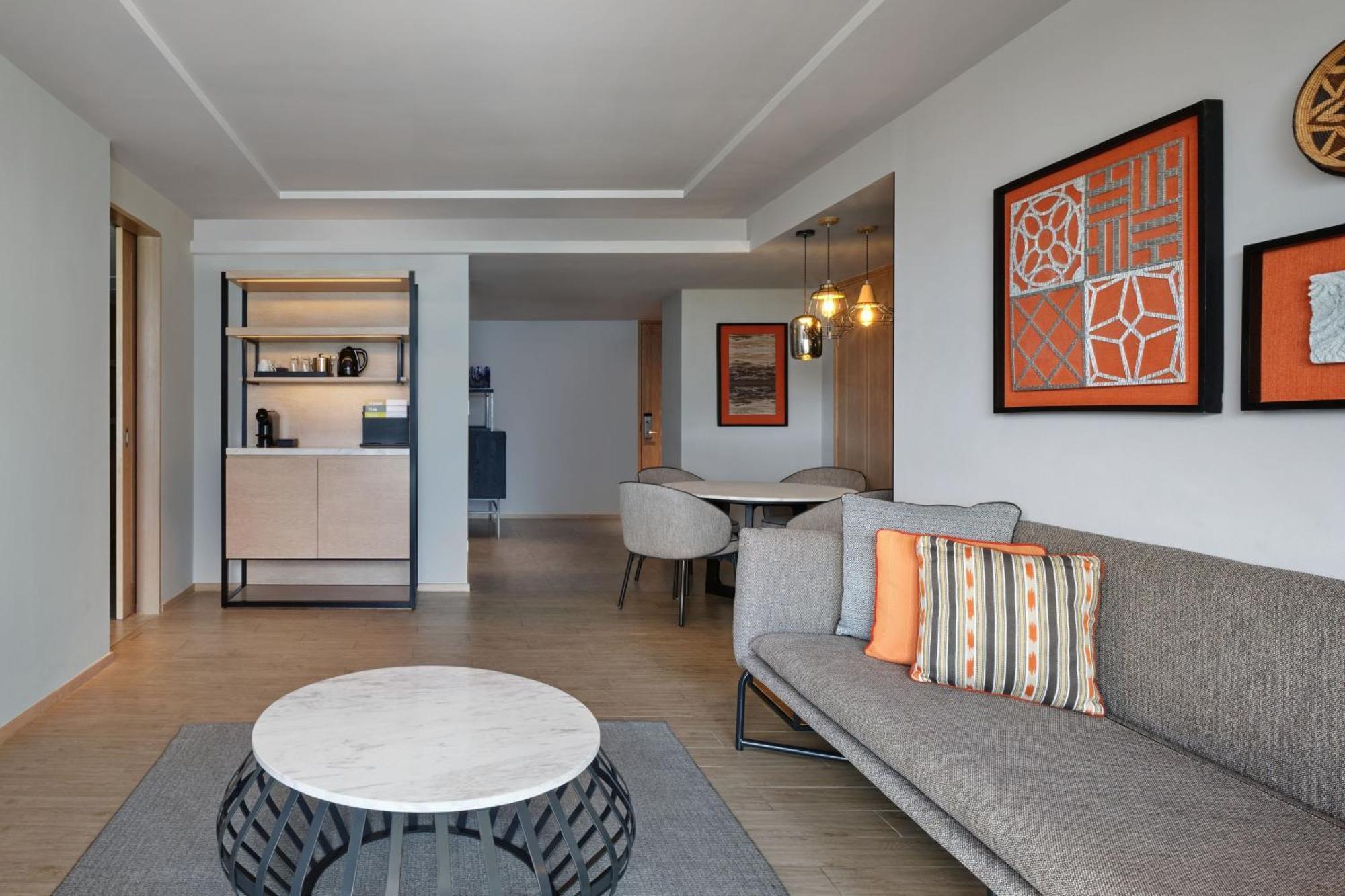 Hotel Four Points By Sheraton Phuket 4*