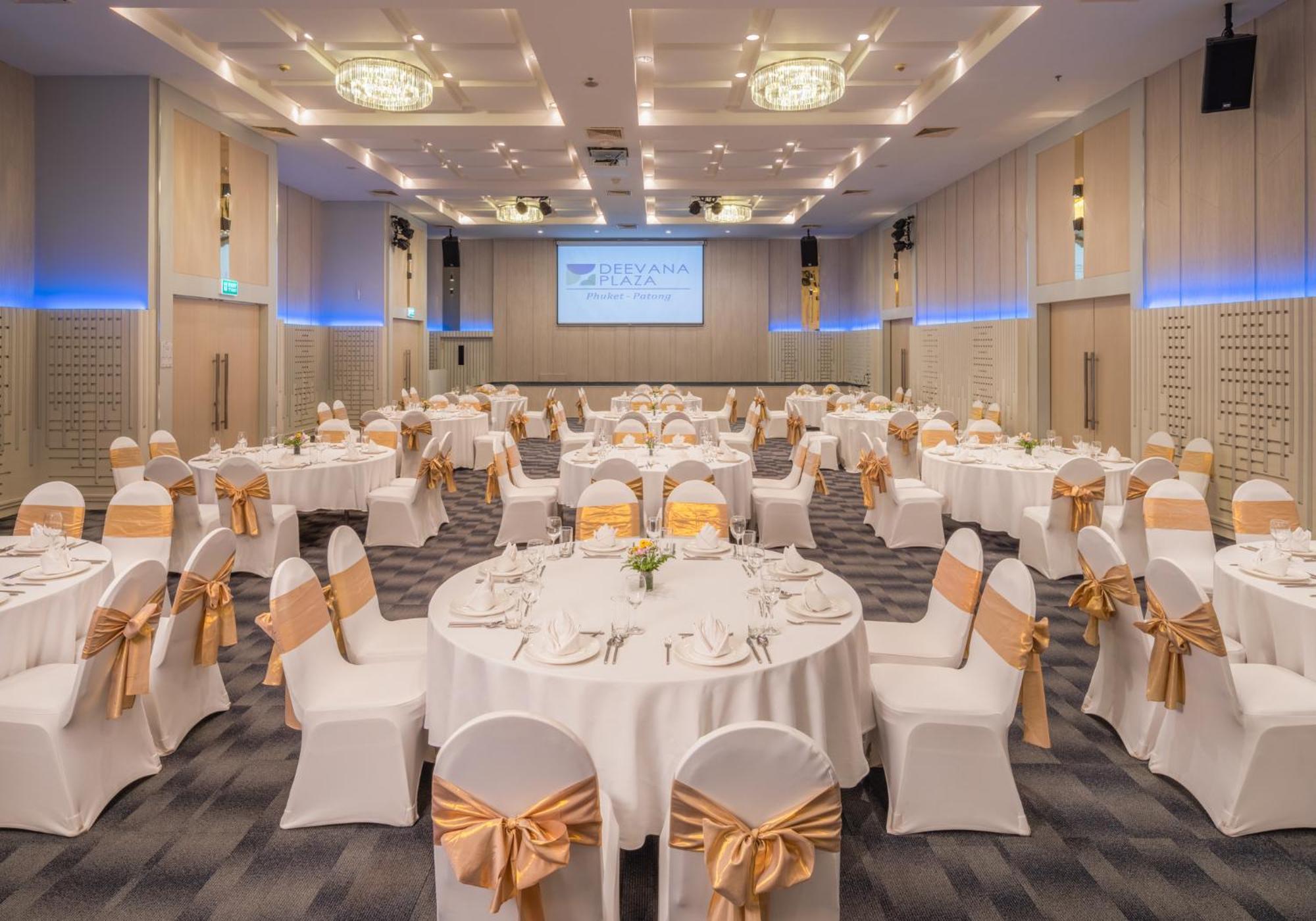 Deevana Plaza Phuket - Sha Extra Hotel