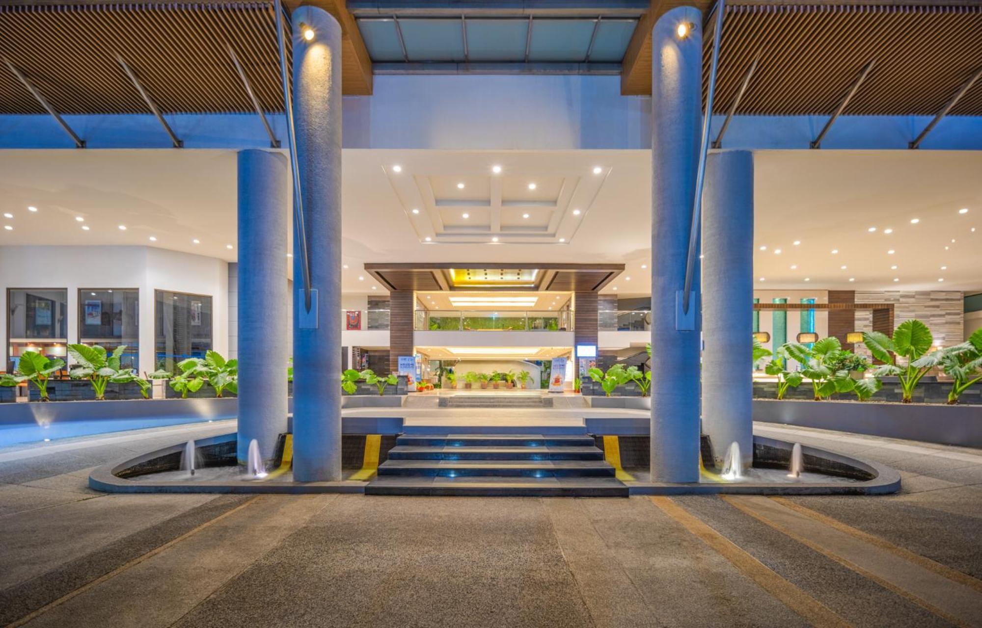 Deevana Plaza Phuket - Sha Extra 4*