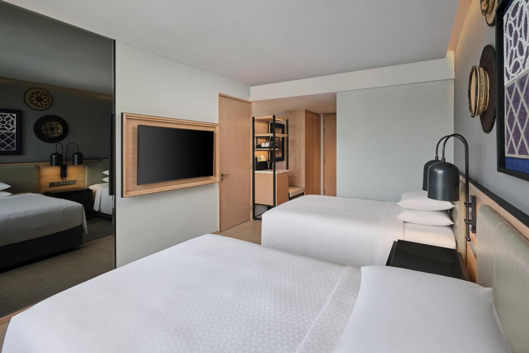 Four Points By Sheraton Phuket 4*