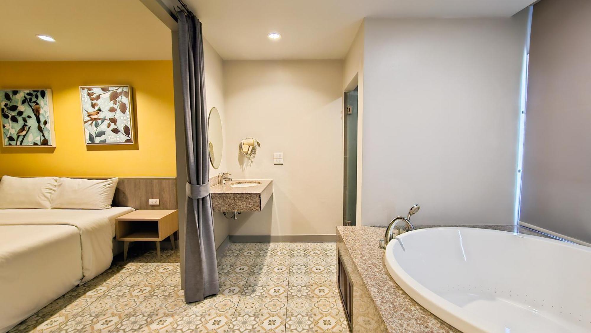 Hotel Recenta Suanluang 4*