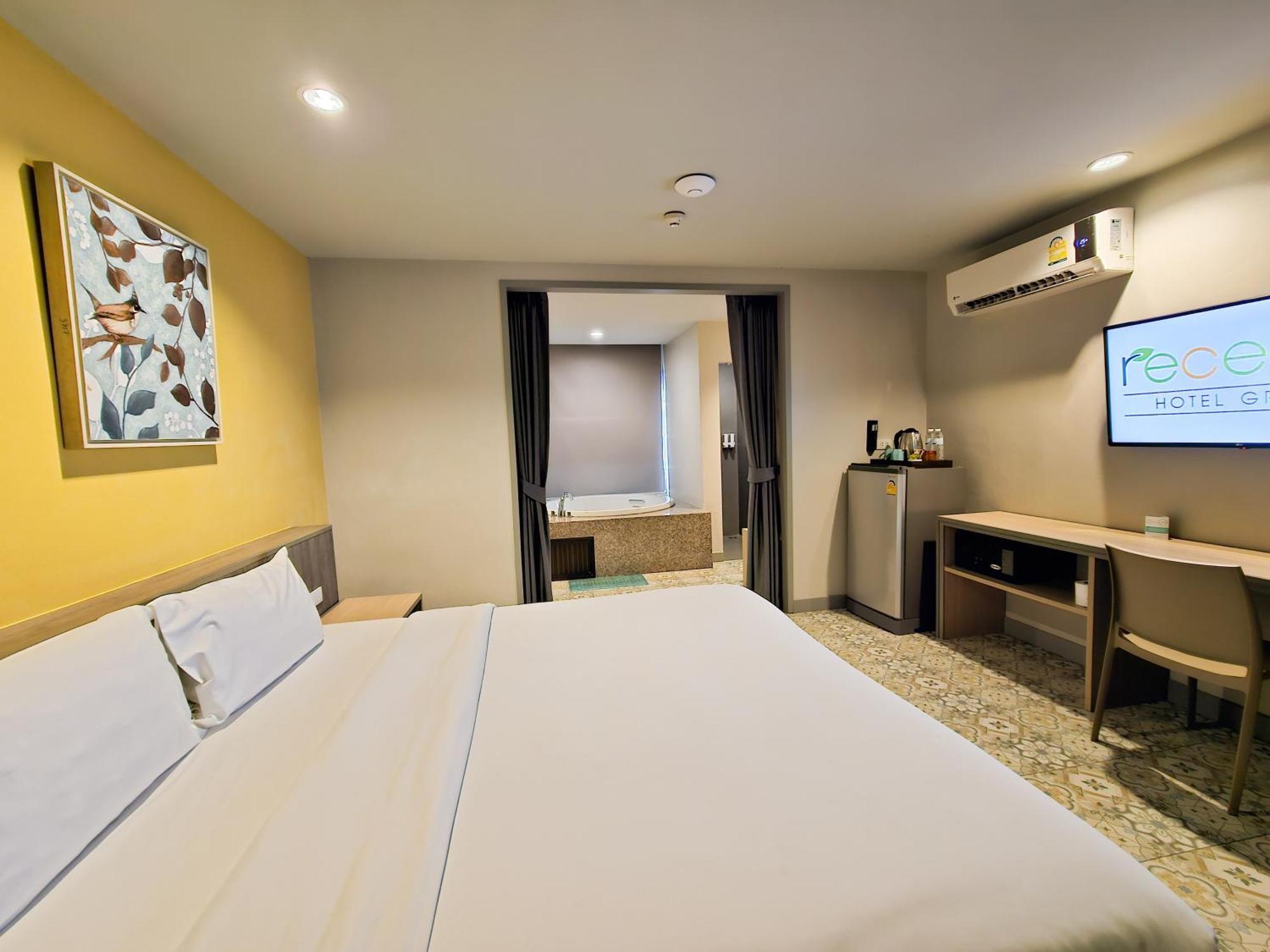 Hotel Recenta Suanluang 4*