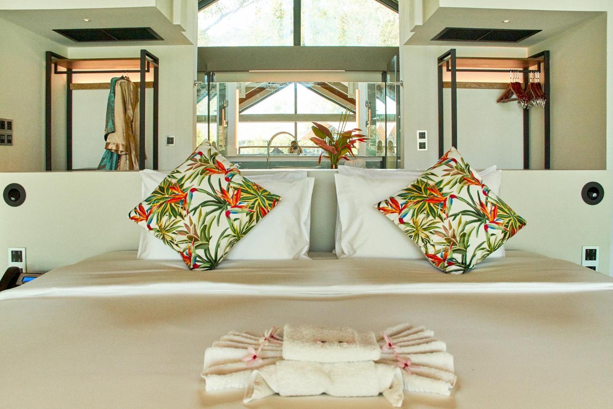 Island Escape Burasari Phuket
