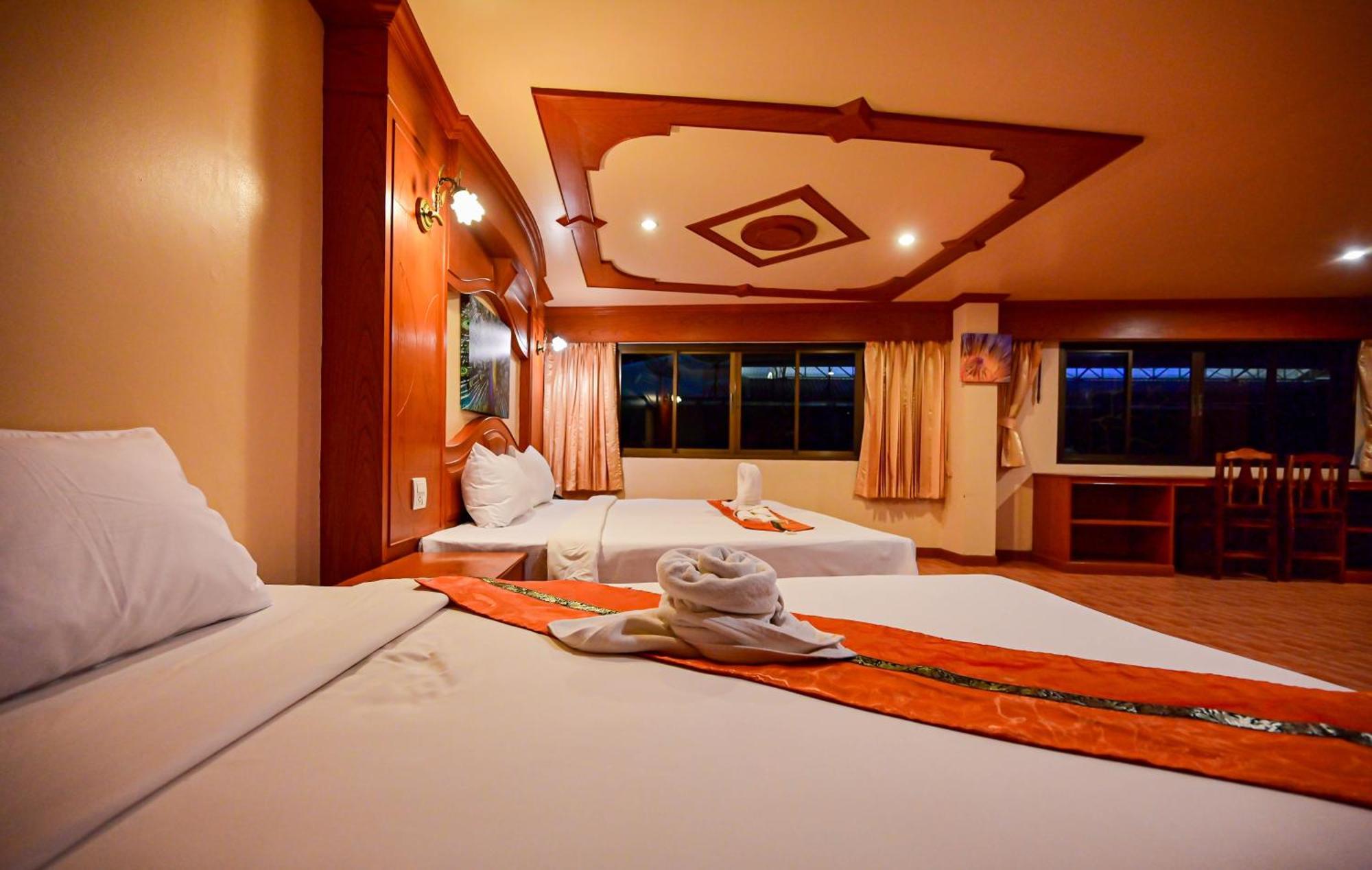 Complex 3* Patong