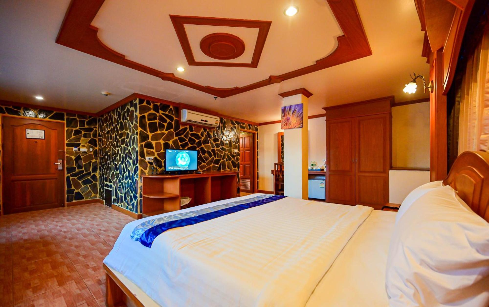 Complex 3* Patong