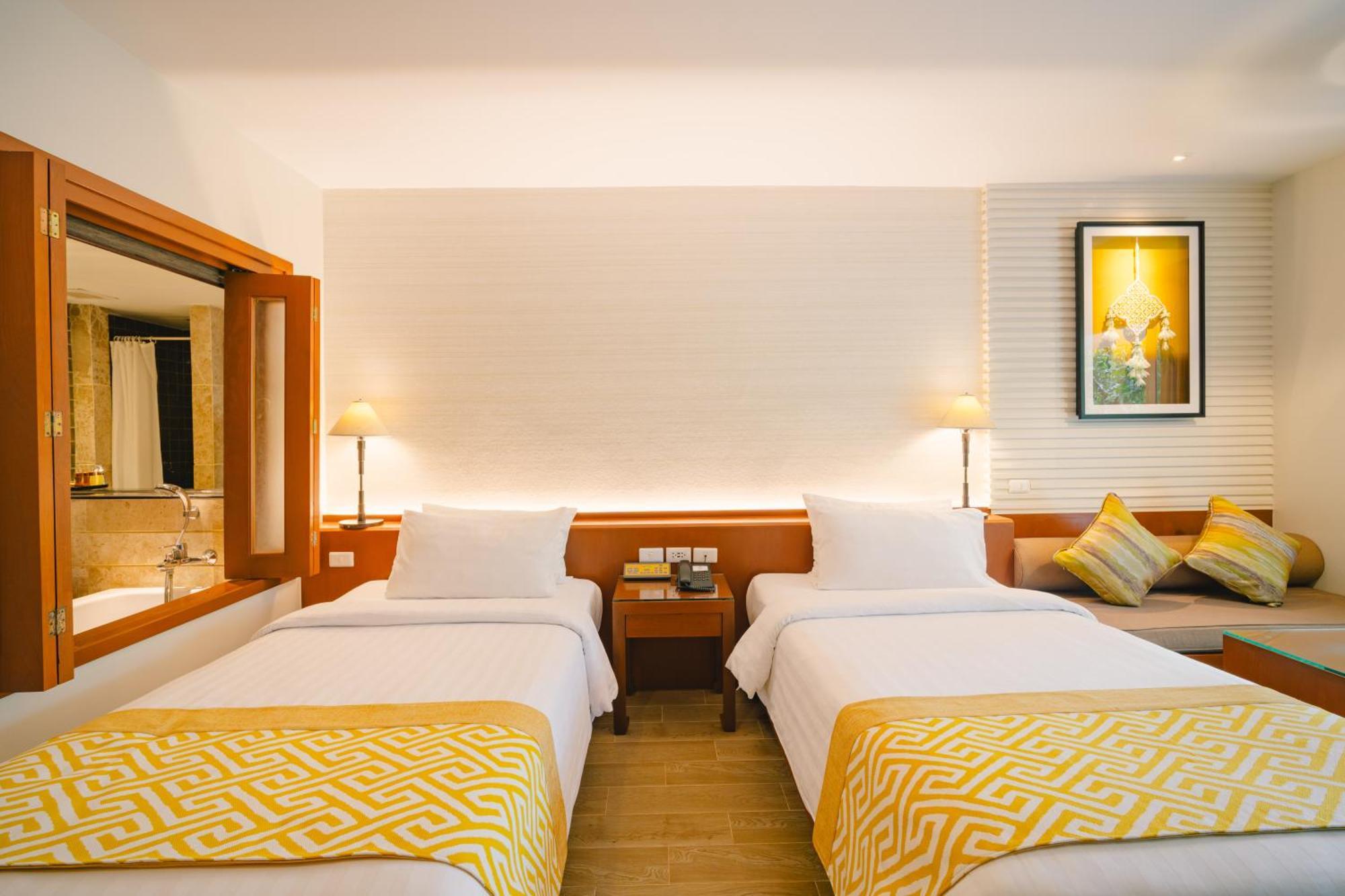 The Royal Paradise & - Sha Extra Hotel Patong