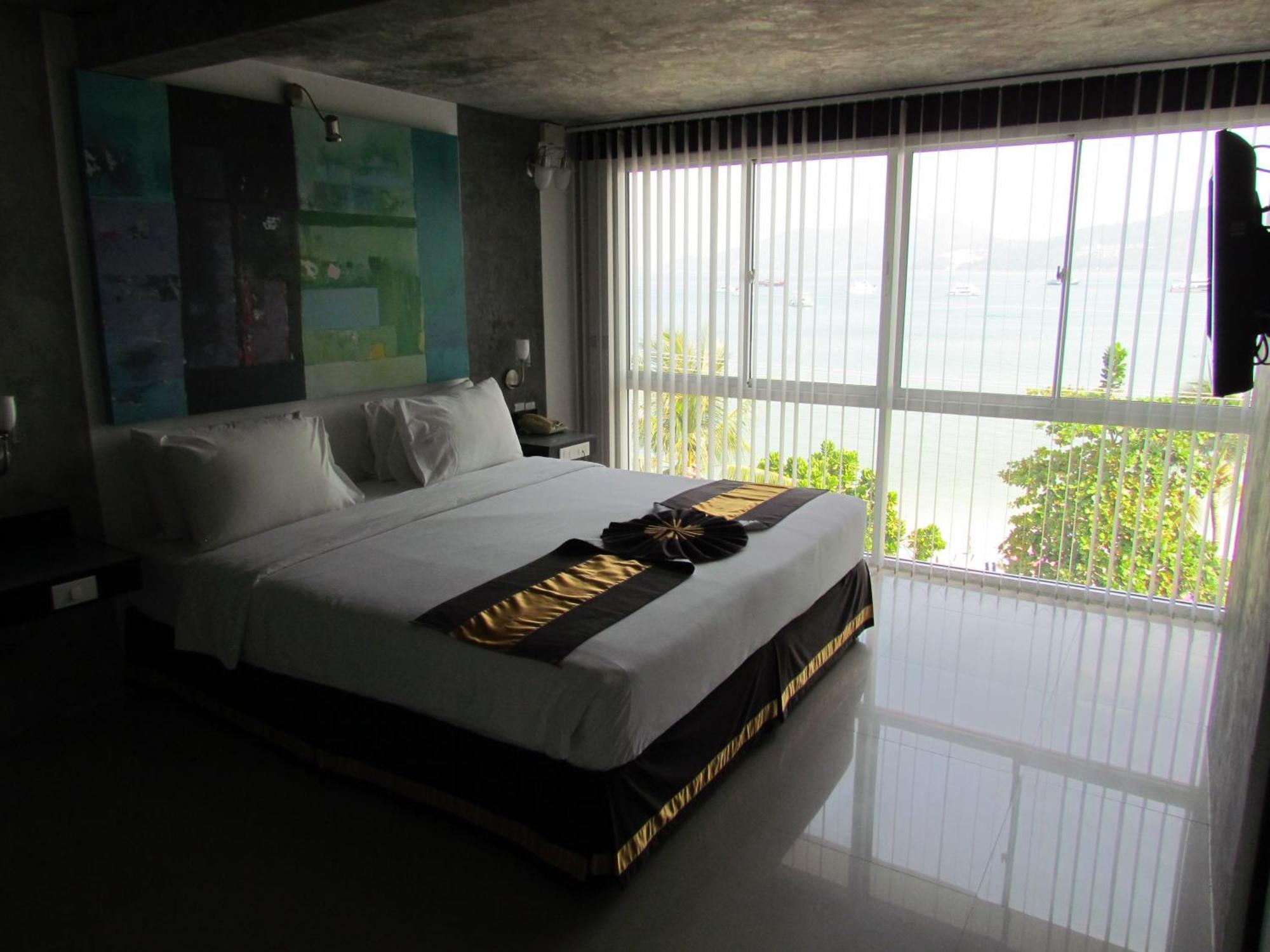 The Front And 3* Patong