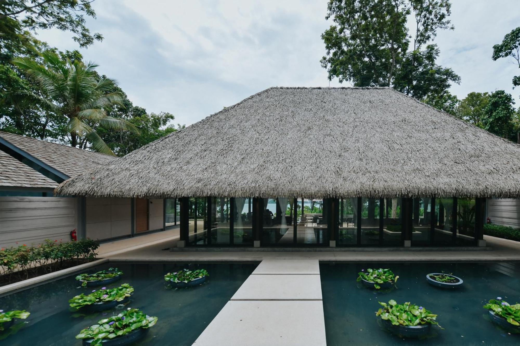 Island Escape Burasari Resort 5*