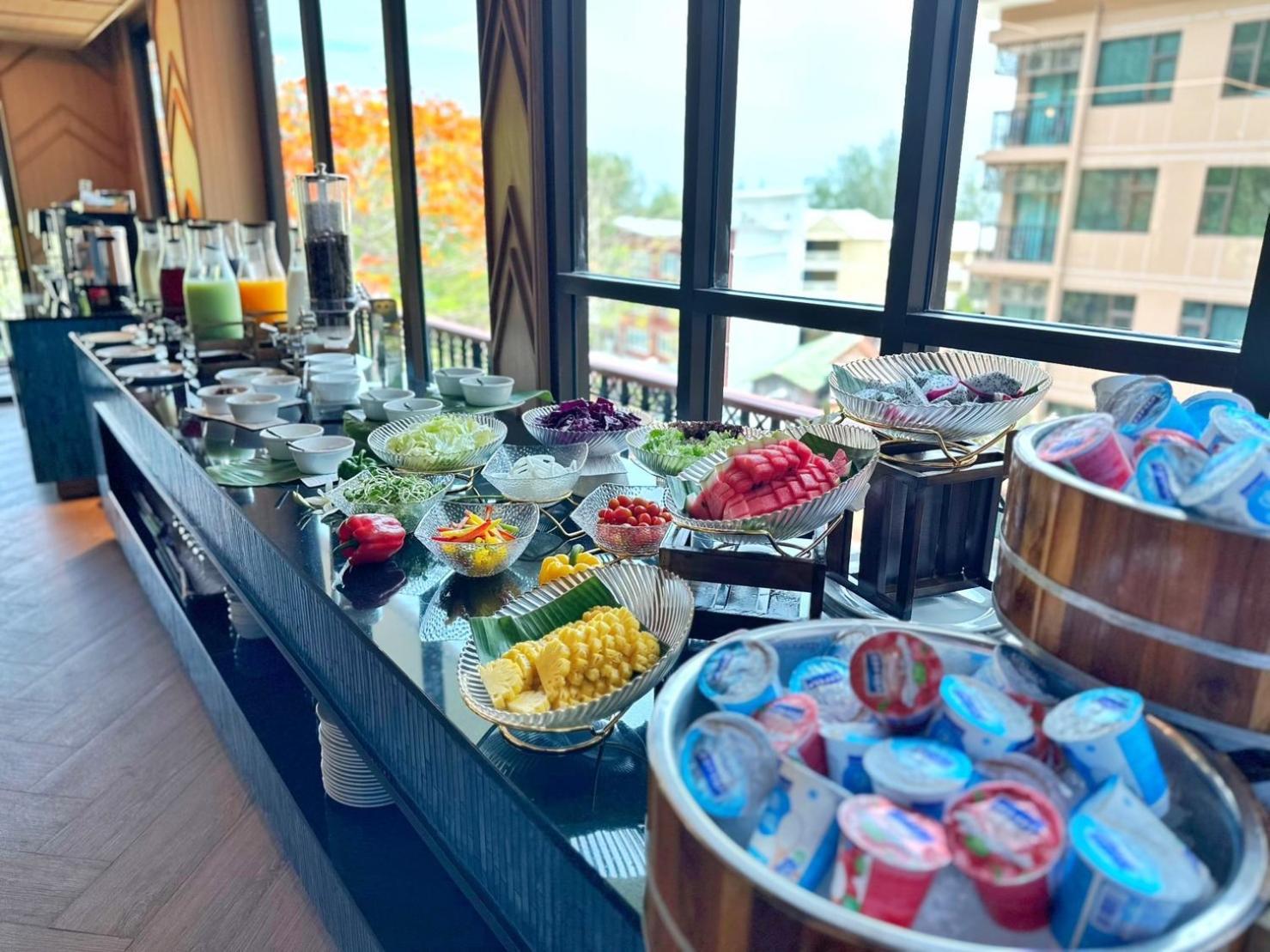 The Proud Phuket Trademark Collection By Wyndham 5* Karon