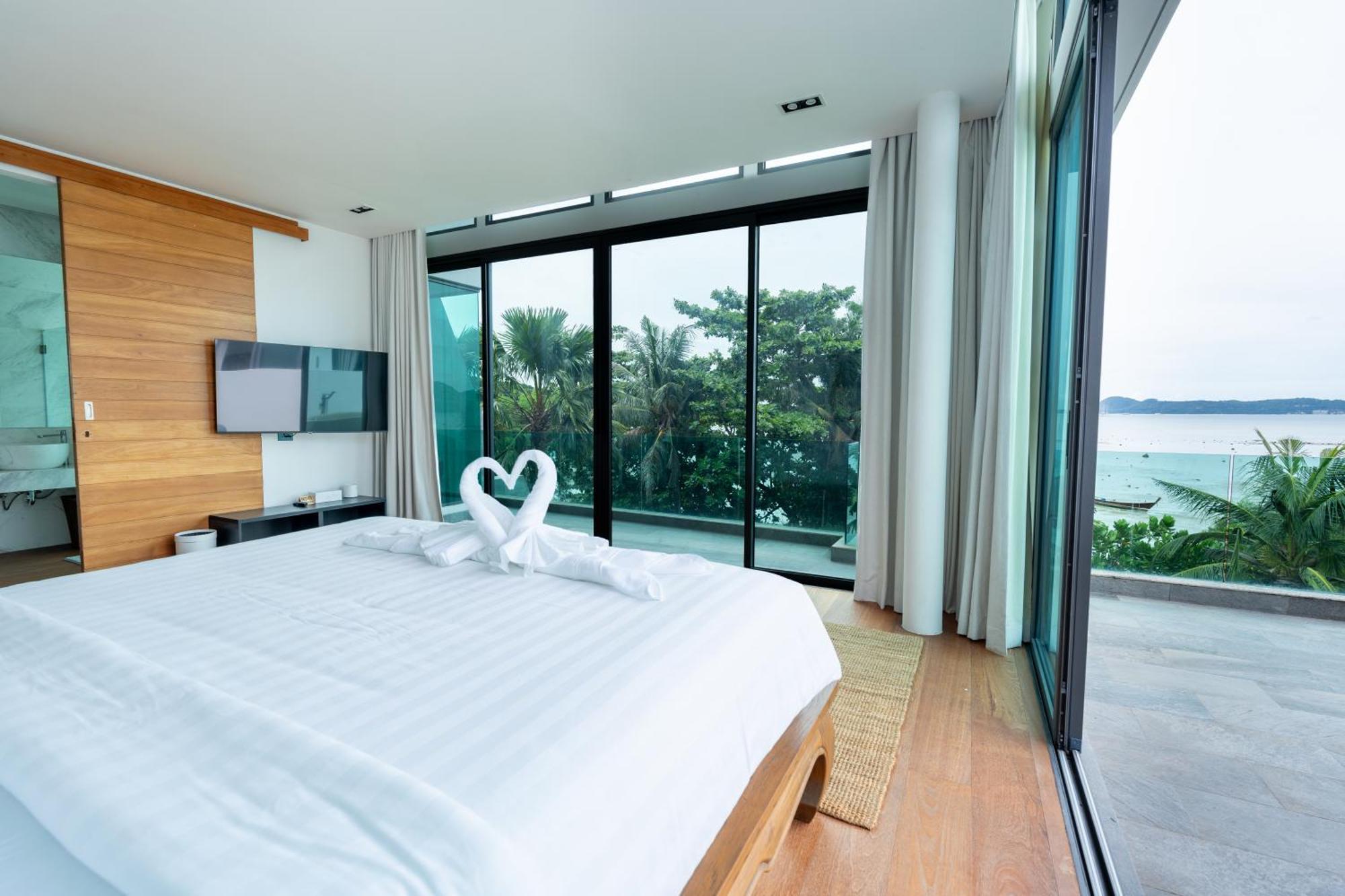 Villa 拉威eva11三卧沙滩别墅 出门就是大海 三个卧室都是海景独卫 Phuket
