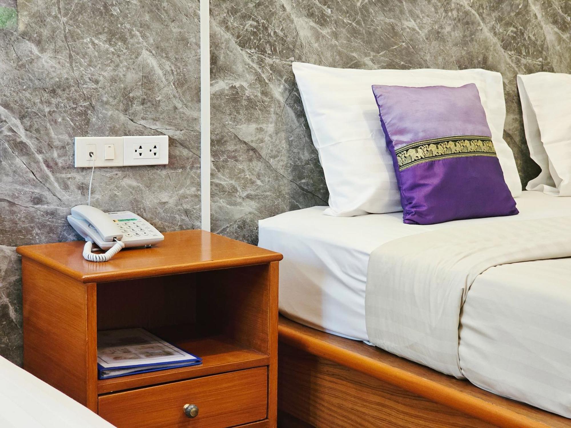 Phaithong Sotel Hotel Chalong