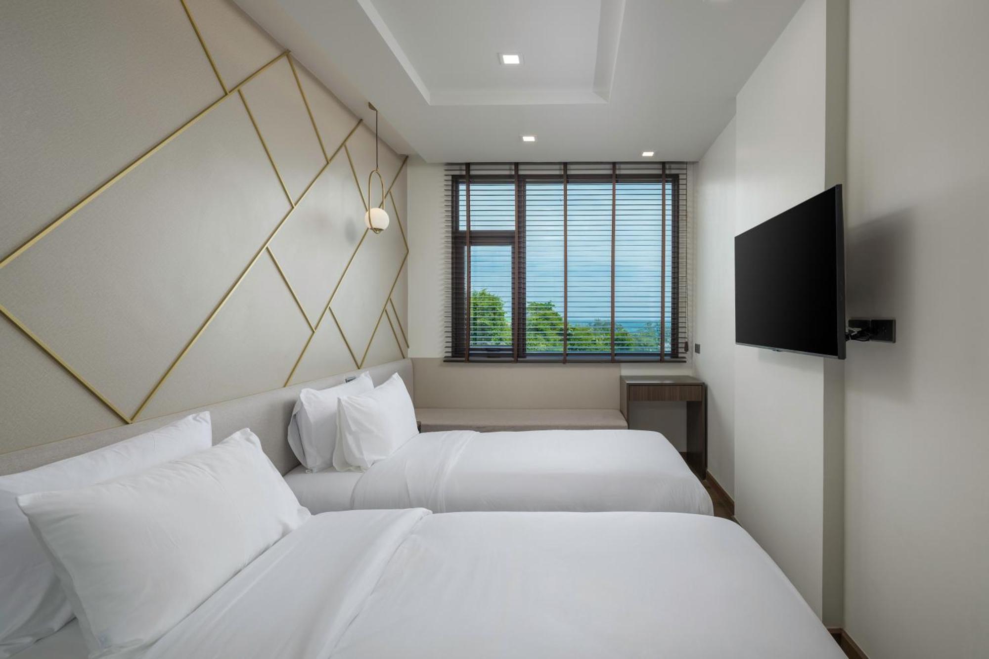 The Proud Phuket Trademark Collection By Wyndham 5*