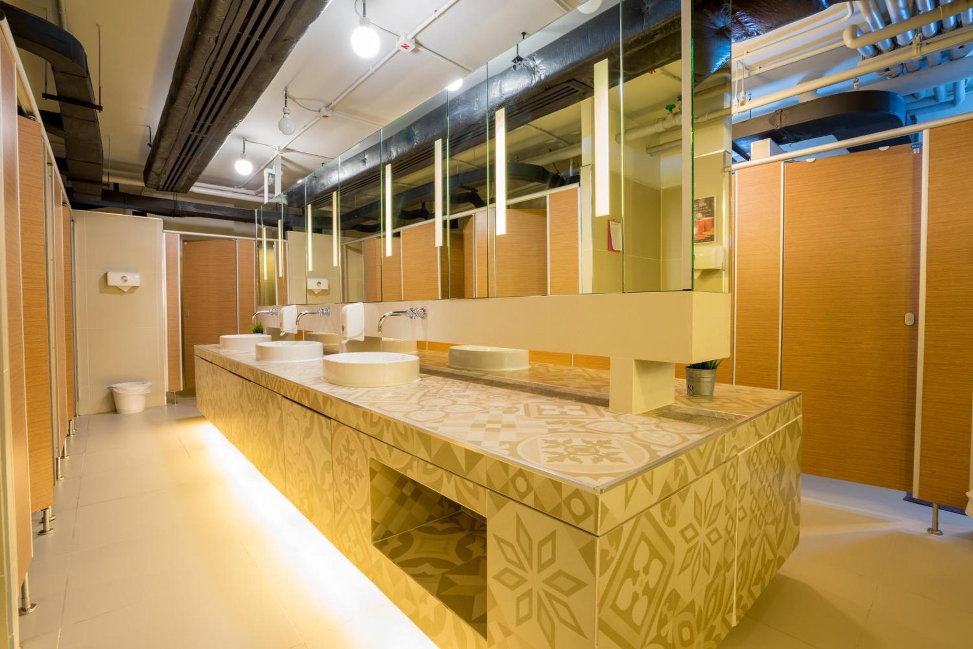 Lub D Phuket - Near & Vibrant Social Vibe Patong