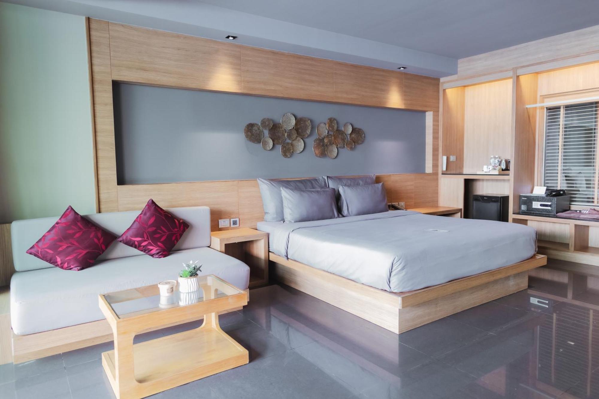 The Senses Pool 4*