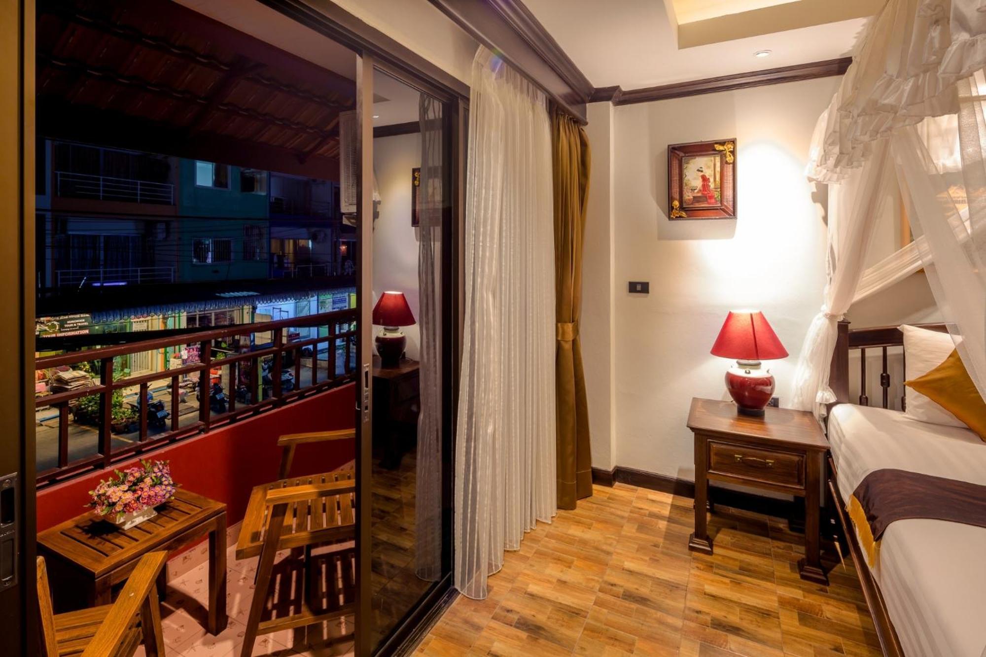 Tanawan Phuket 3*