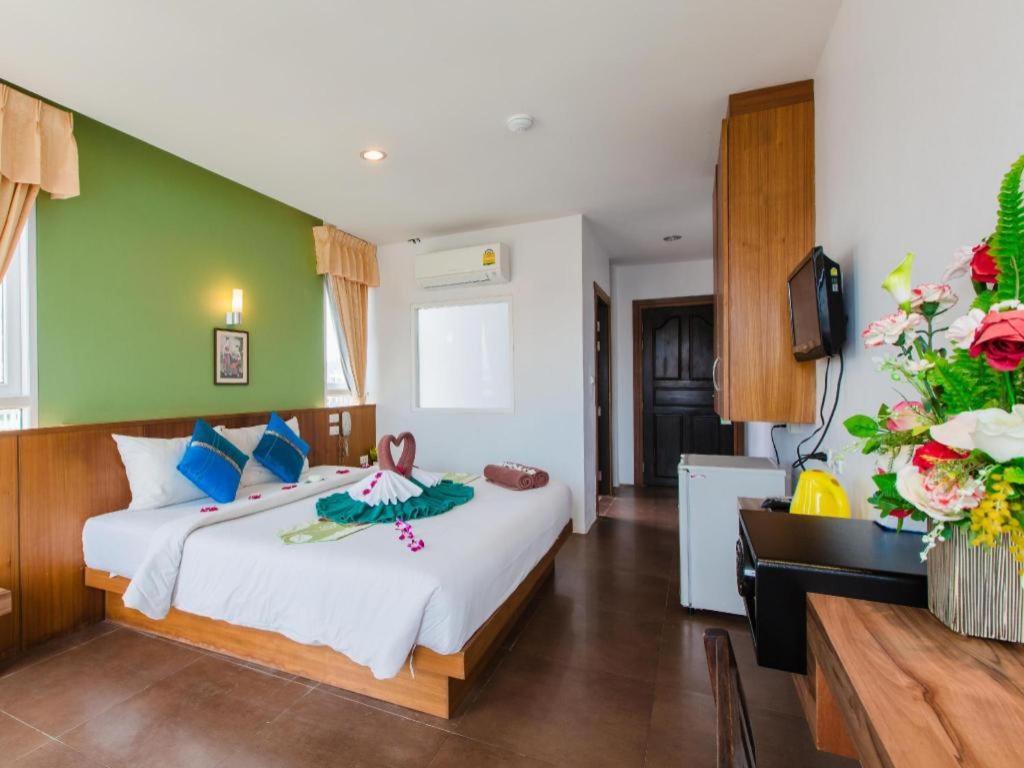 Azure Bangla Phuket Hotel 3*