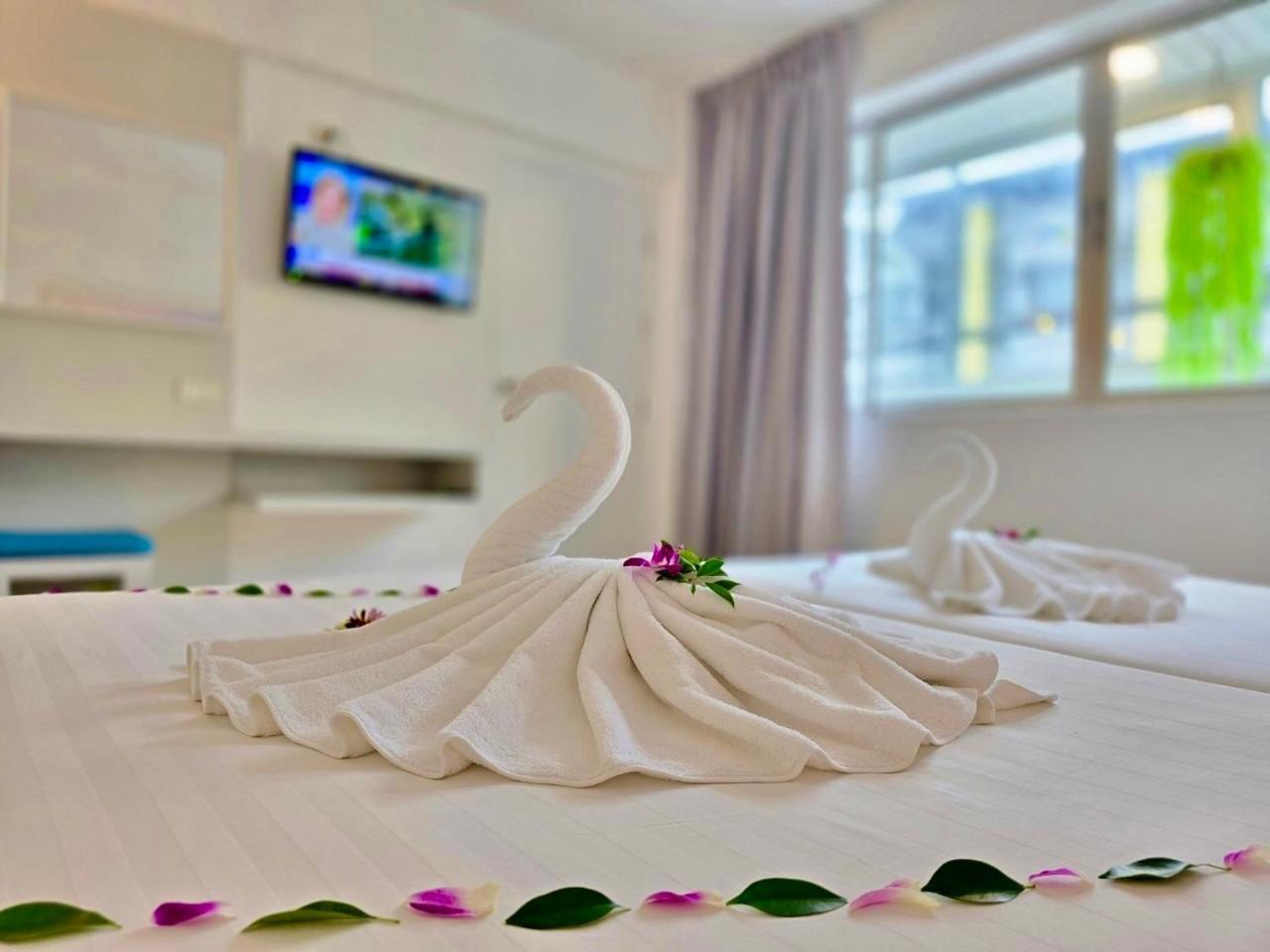 Hotel On Phuket - Sha Karon
