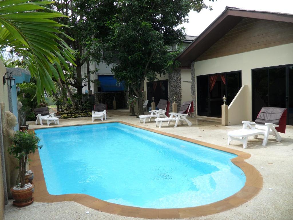 Manohra Cozy Village Phuket