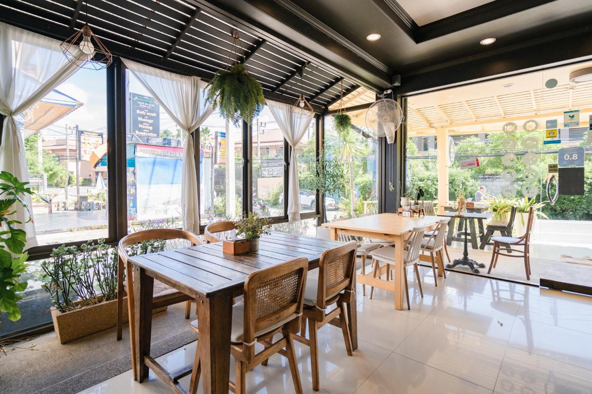 The Guesthouse, Phuket 3*