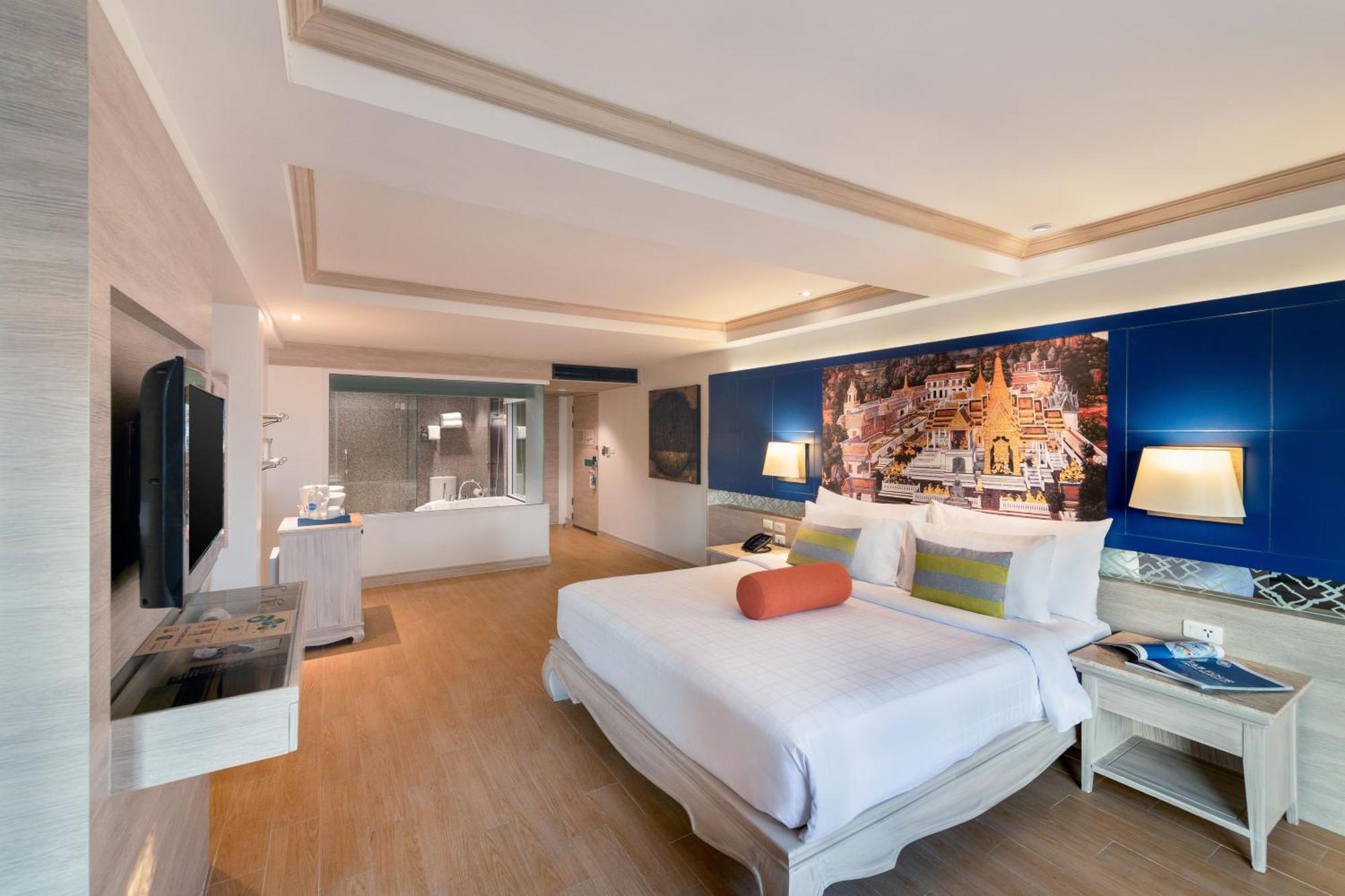 Novotel Phuket 4*