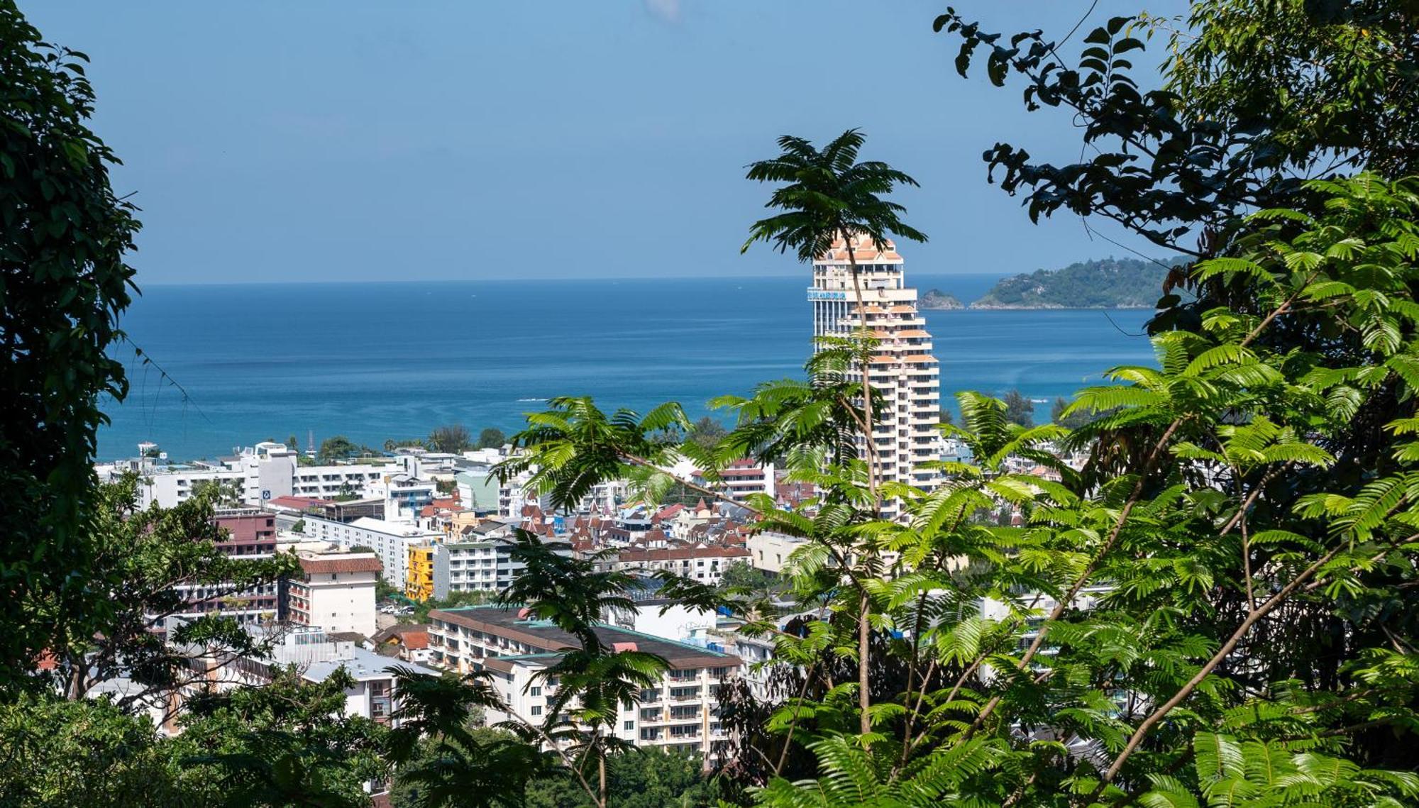 Baiyok Seaview And Edge Pool Patong