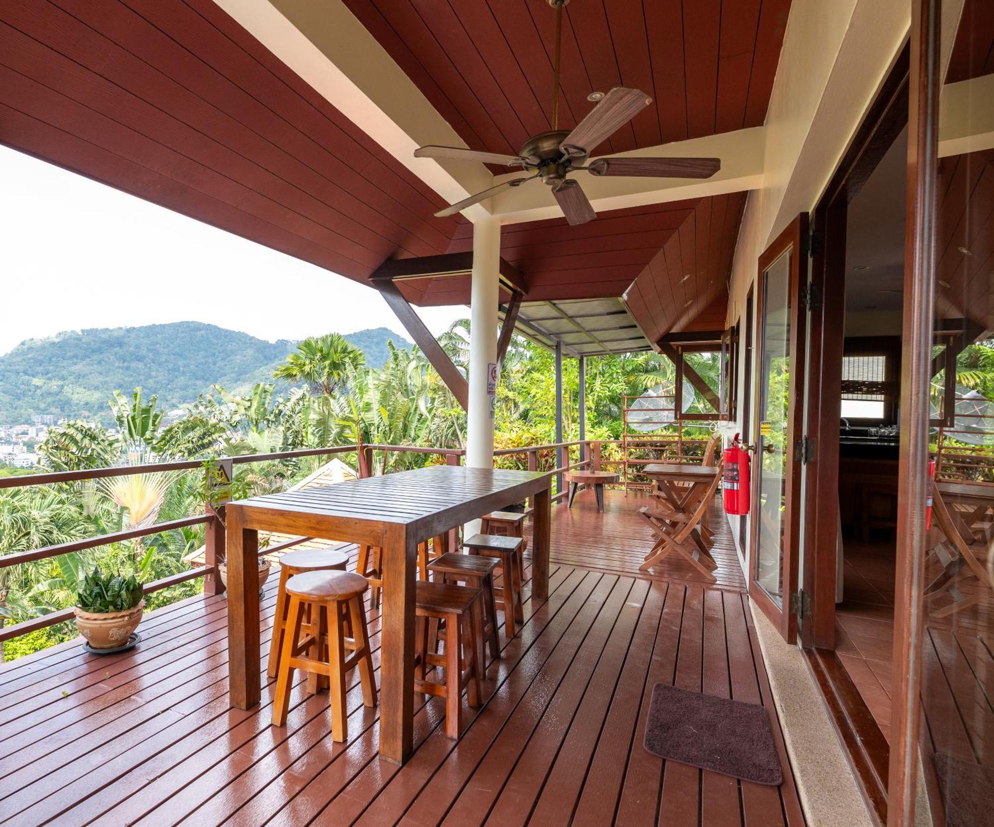 Baiyok Seaview And Edge Pool Pousada