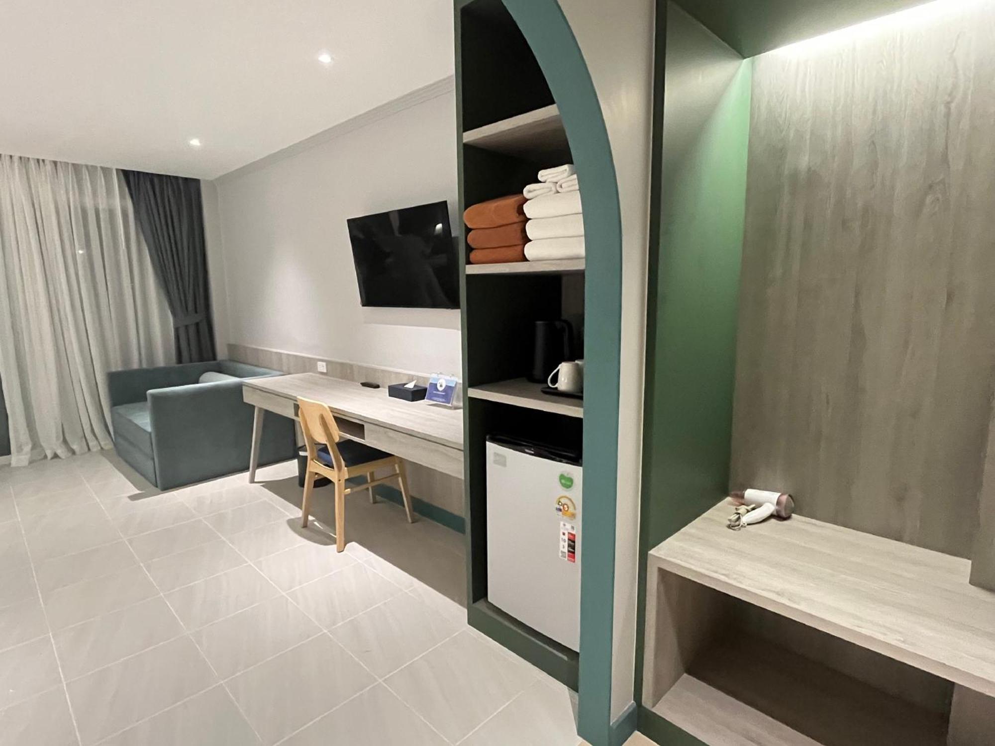 Phuket Island View - Sha Extra 4*