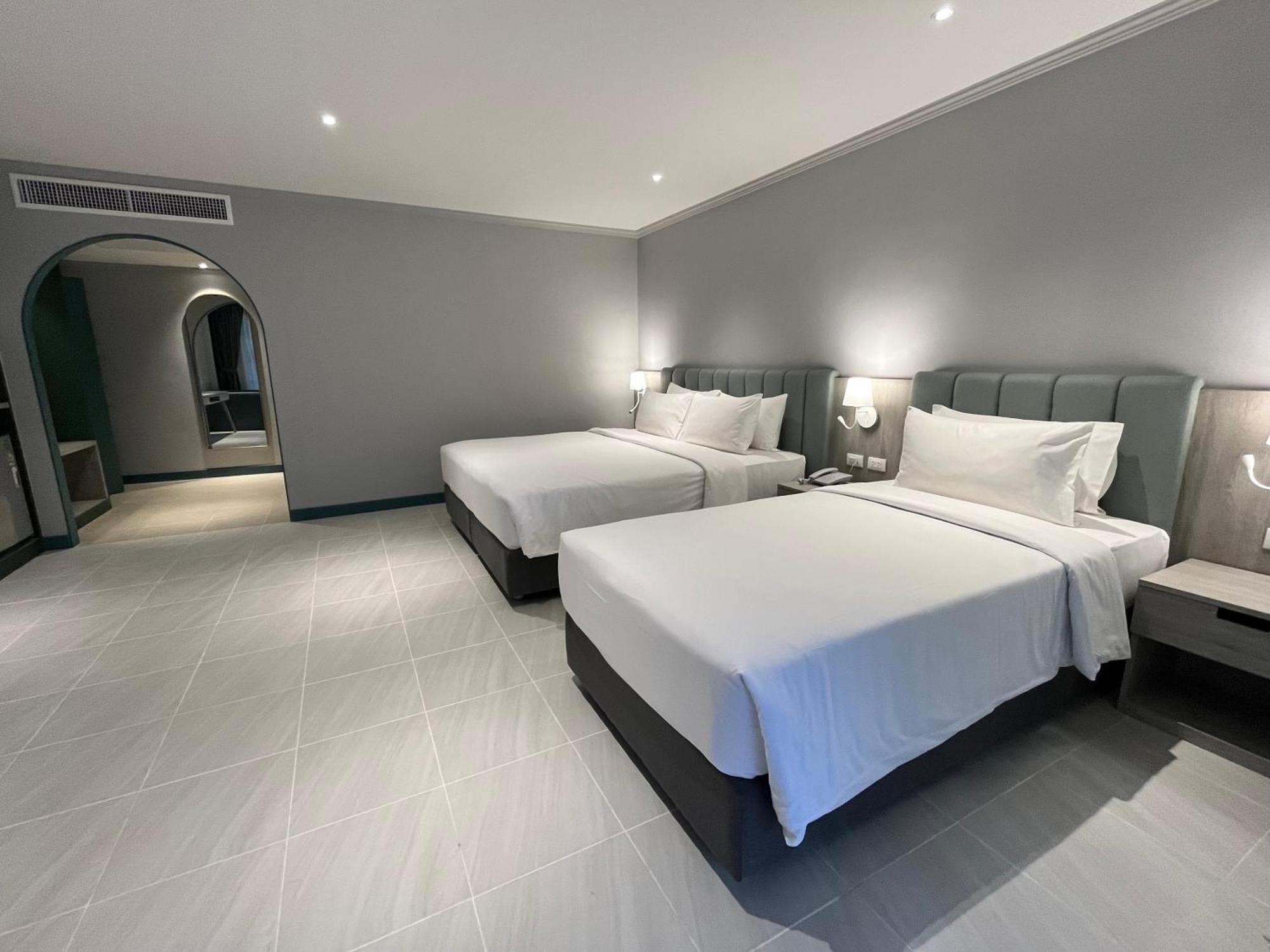 Resort Phuket Island View - Sha Extra 4*
