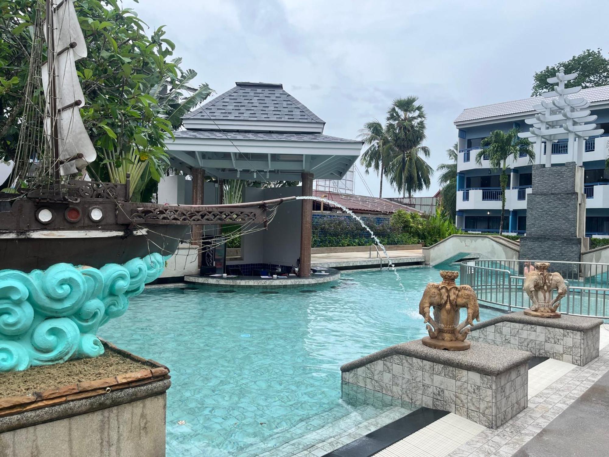 Phuket Island View - Sha Extra 4*