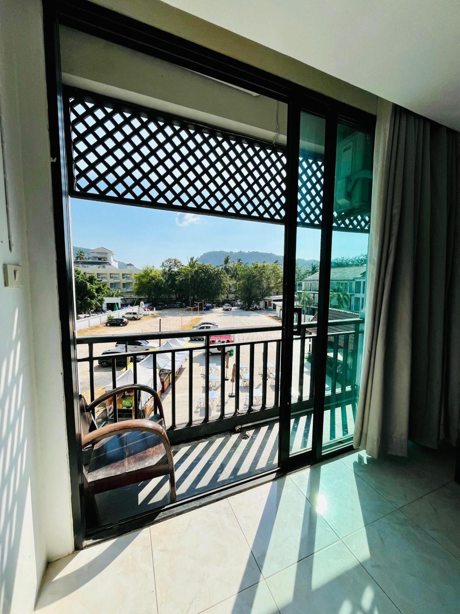Sea Paradise Hotel 2*