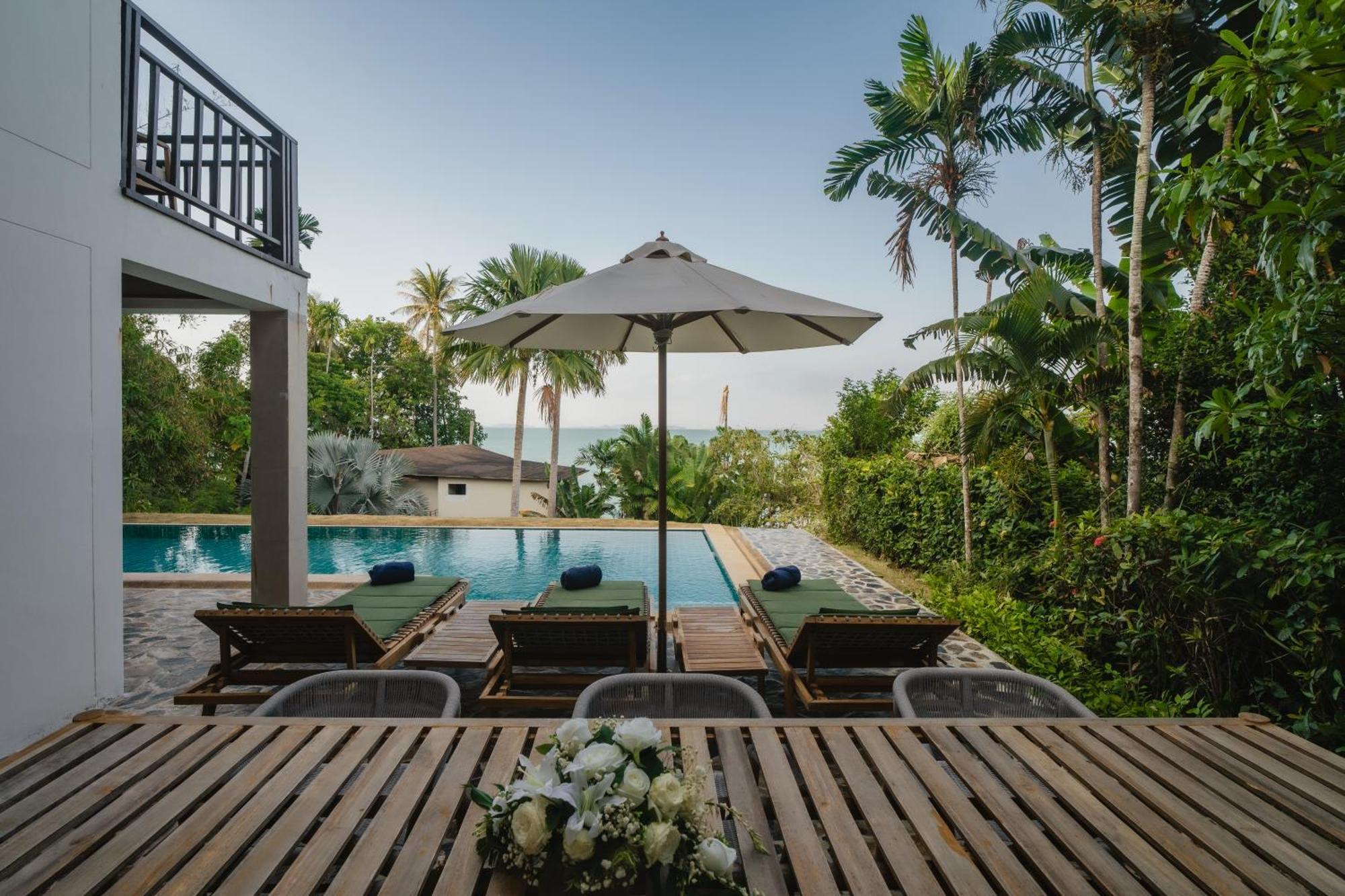 Resort Barcelo Coconut Island,