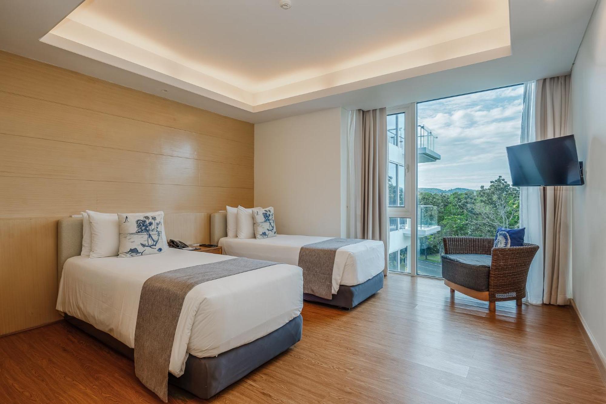 Splash Resort, Maikhao Phuket - Sha Extra
