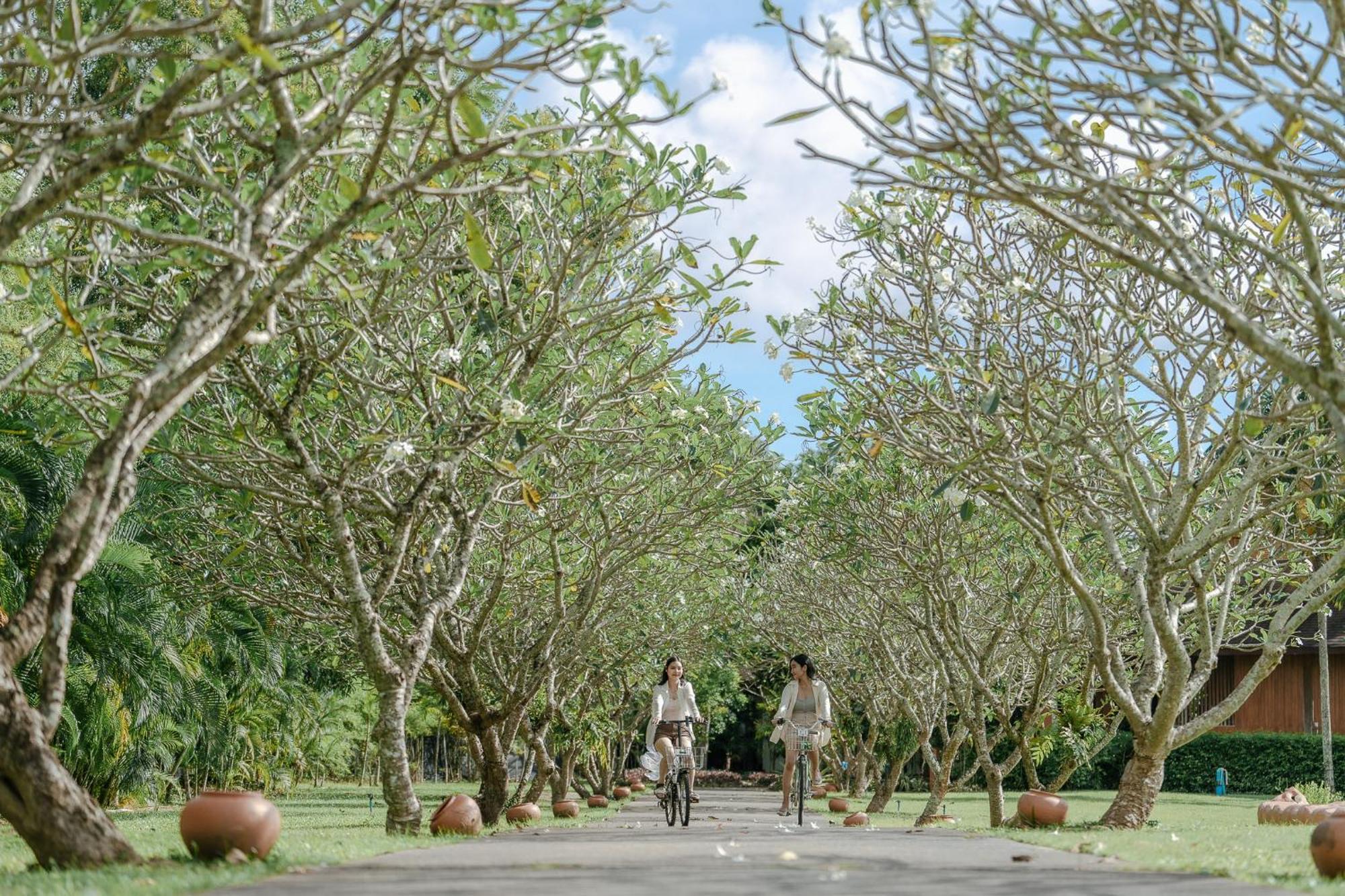 Splash Resort, Maikhao Phuket - Sha Extra