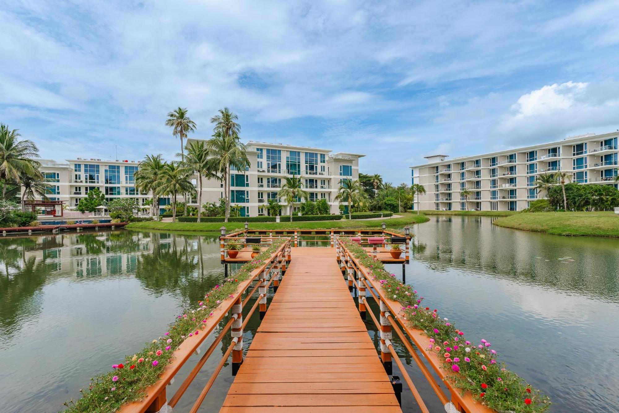 Splash Resort, Maikhao Phuket - Sha Extra Resort 5*
