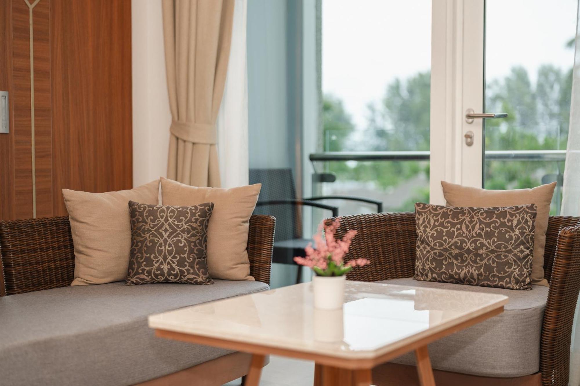 Splash Resort, Maikhao Phuket - Sha Extra Resort