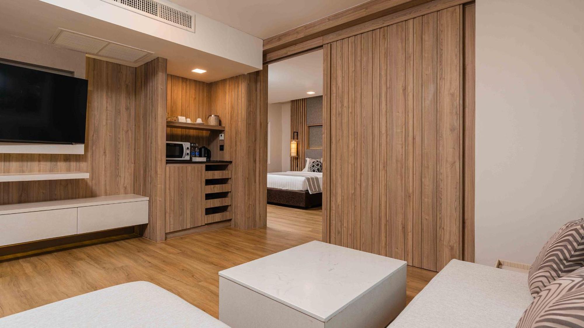 Phuket Graceland And 5* Patong