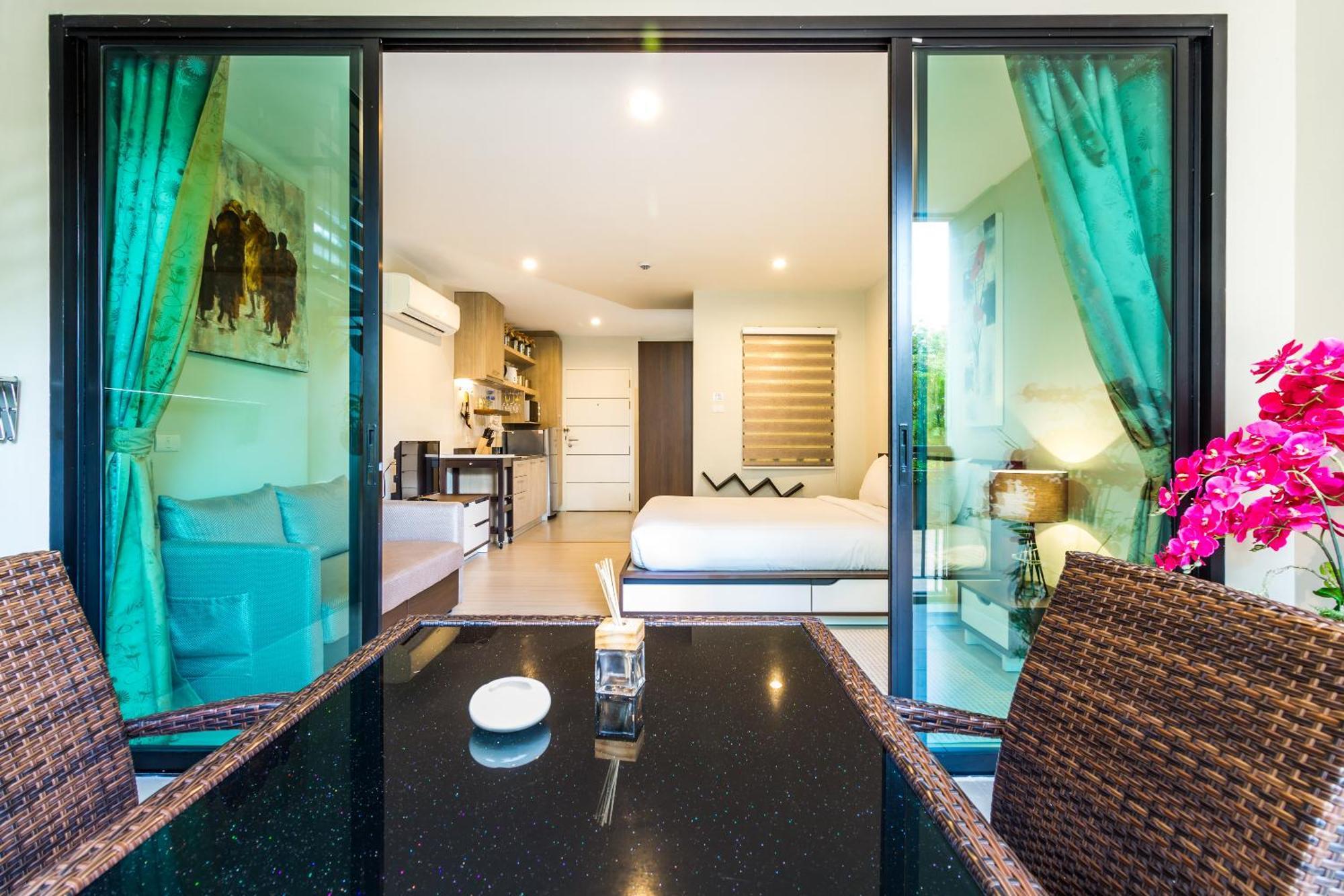 At The Bliss By Lofty Apartamento *