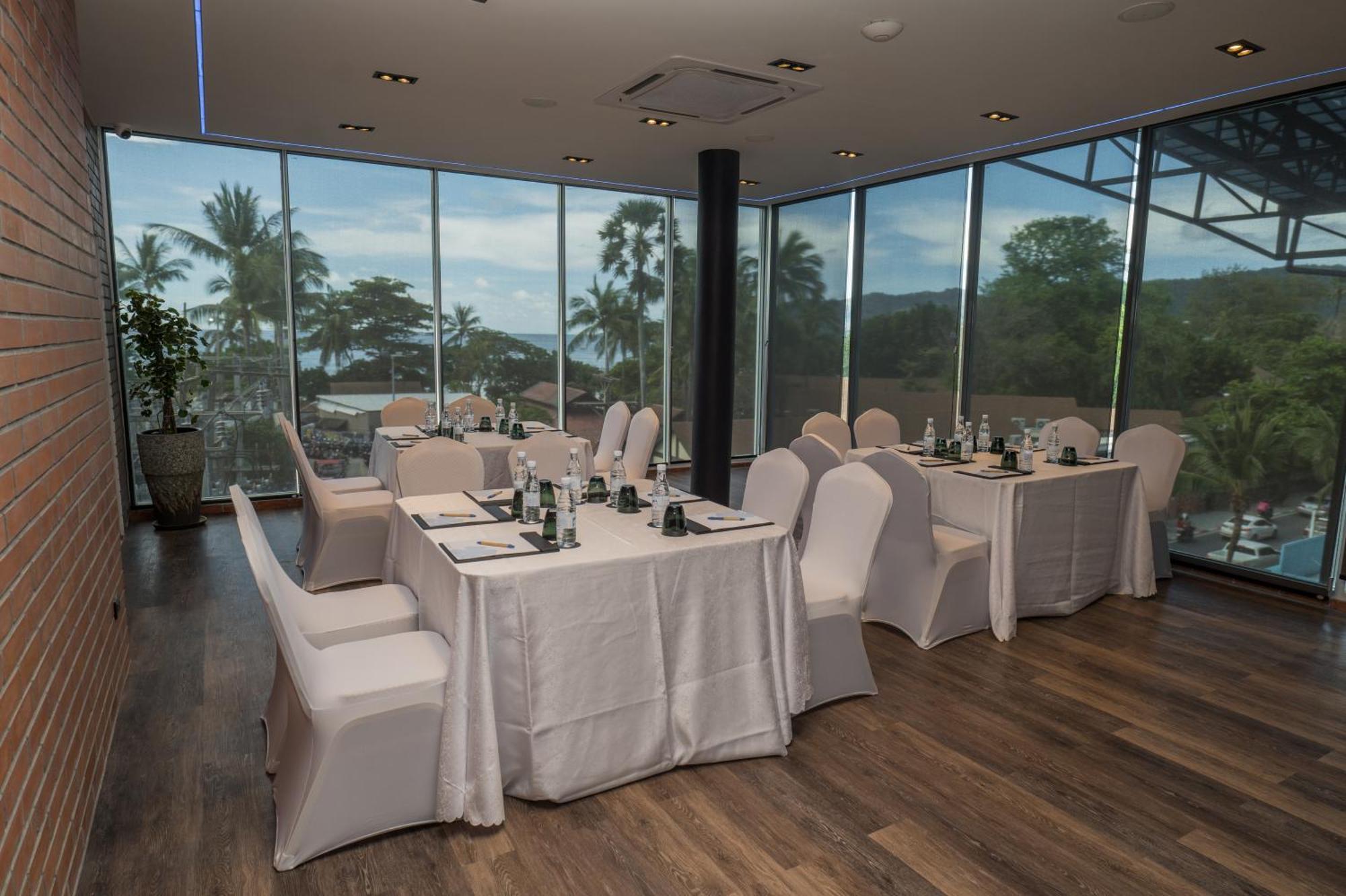 Clover Phuket - Sha