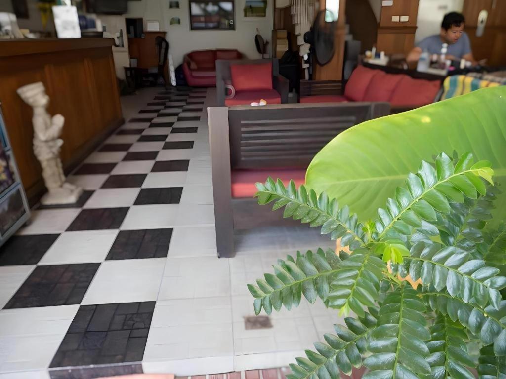 Hotel The 2*
