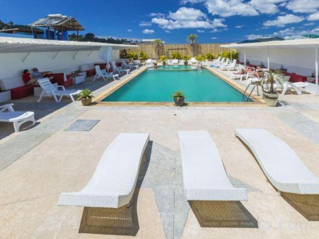 Hotel Azure Phuket 3*