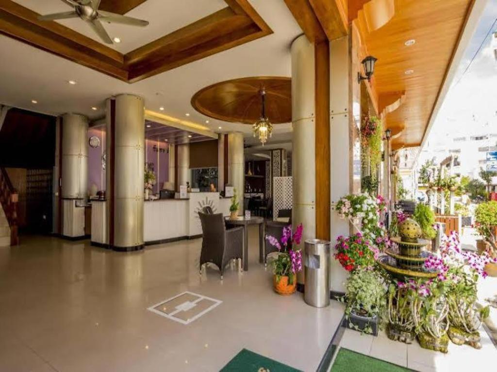 Azure Phuket 3*