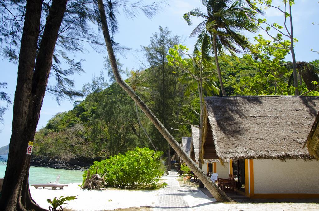 Coral Island 4*