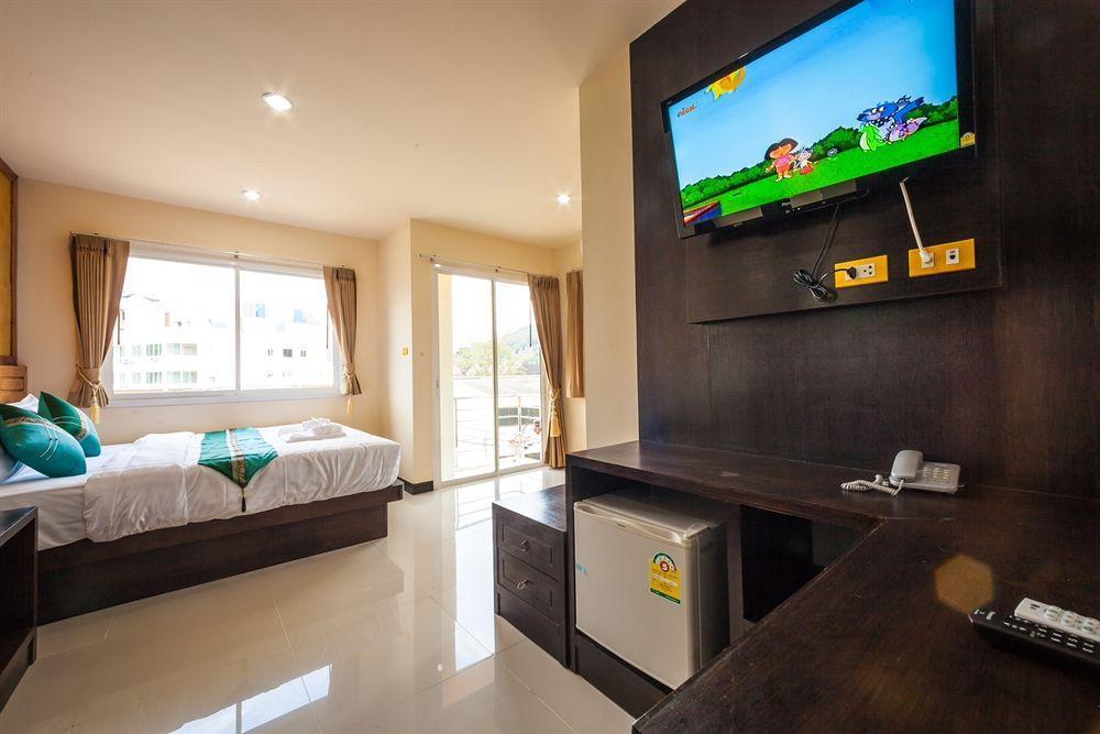 Hotel Oyo 485 Million Patong