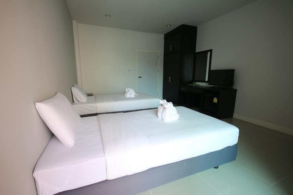 Sea Side 2* Karon
