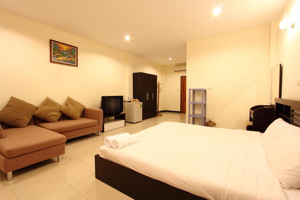 Chalong Sea View 3*