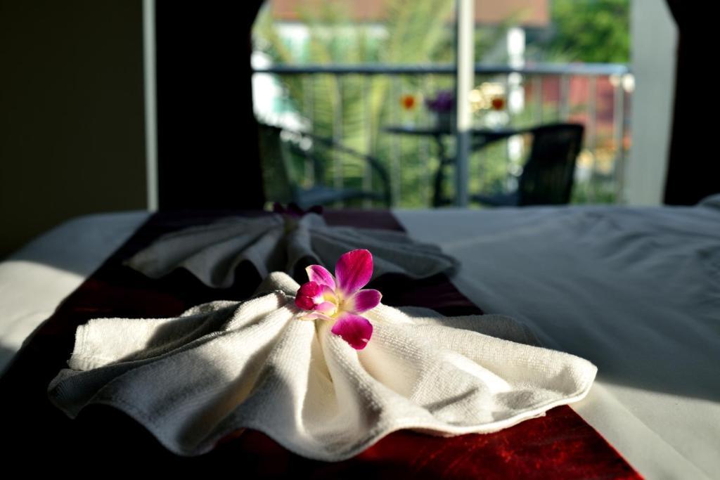Hotel At 2*