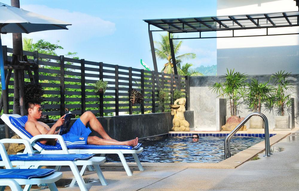 Am Surin Place - Sha Extra Hotel