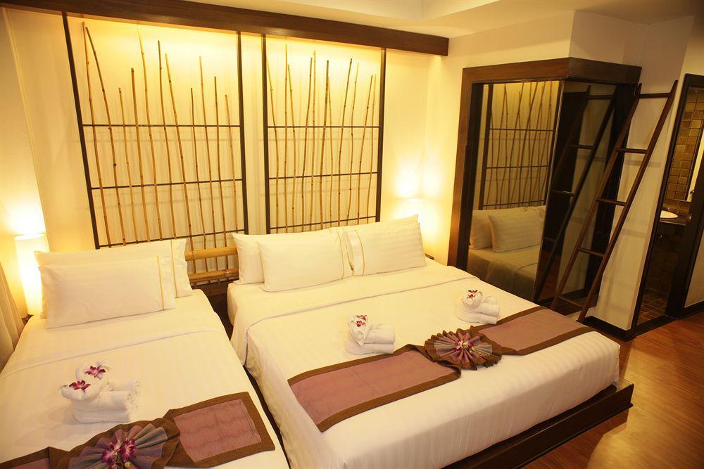 Bamboo House Phuket 3*